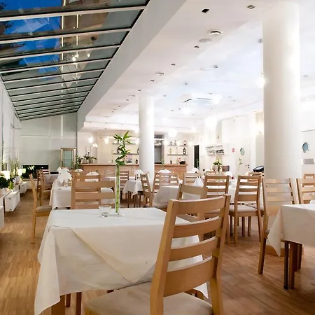 Otel Cieplice Medi & 3*