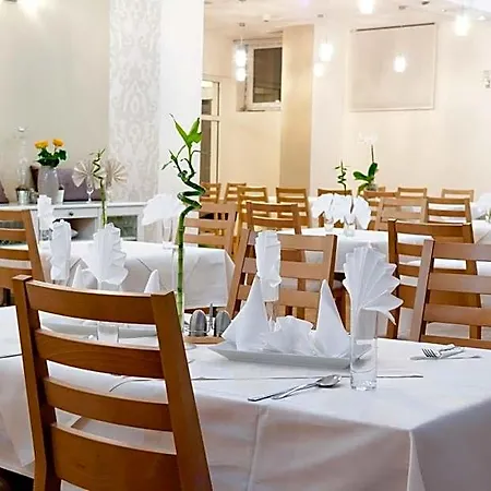 Hotel Cieplice Medi & 3*