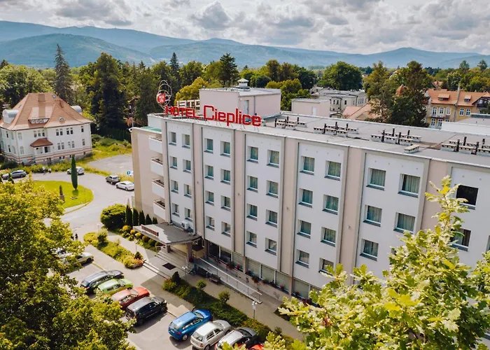 Hotel Cieplice Medi & 3*