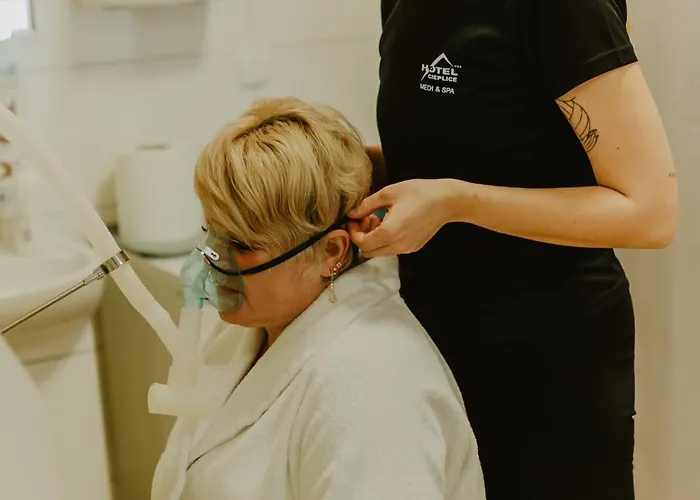 ホテル Cieplice Medi & 3*