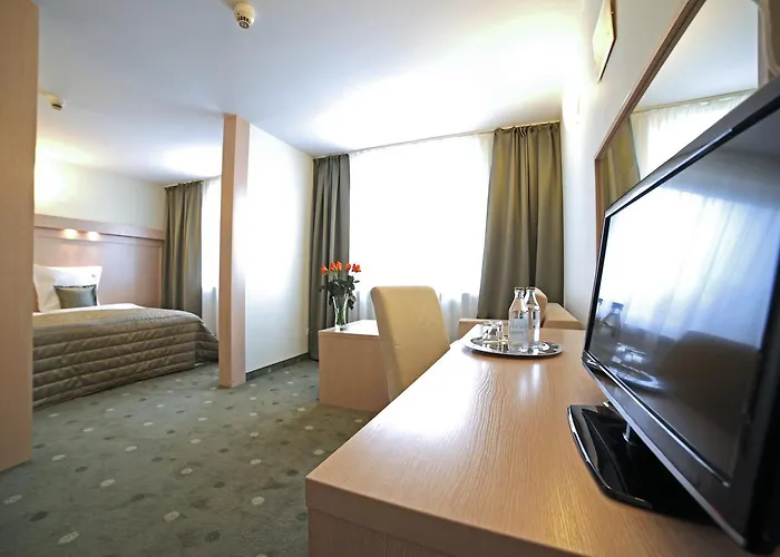 Cieplice Medi & ホテル イェレニャ・グーラ